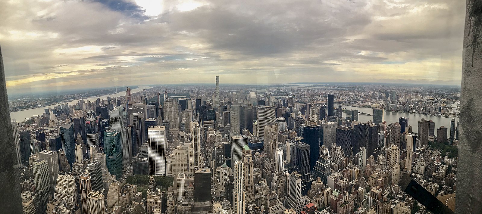Manhattan from the Empire State Building. Source: Andrew nyr